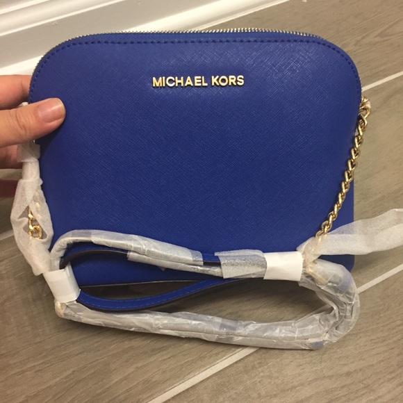 NWT Michael Kors Cindy Large Dome Crossbody blue - Picture 5 of 8